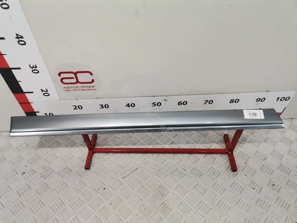 Молдинг двери 4D0853962