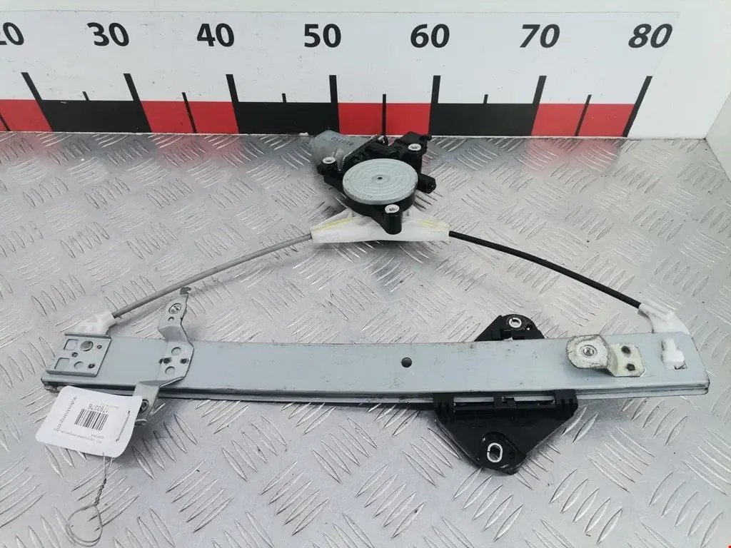 Стеклоподъемник 61042FG010