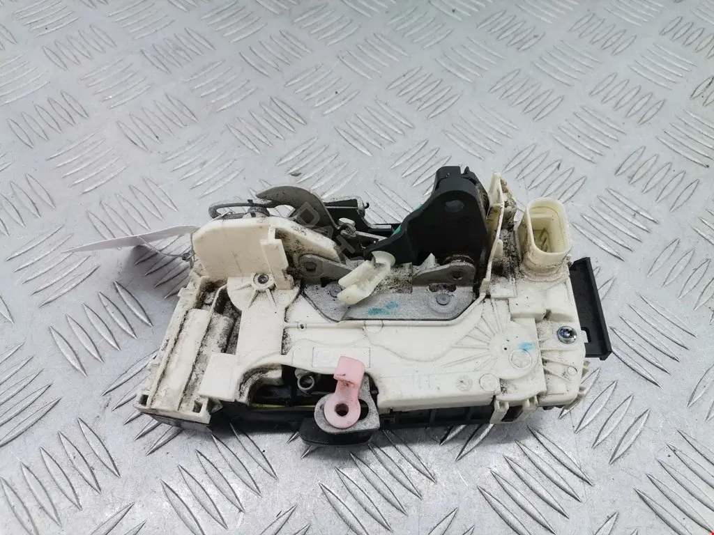 Замок двери 68068357AA, P68068357AA