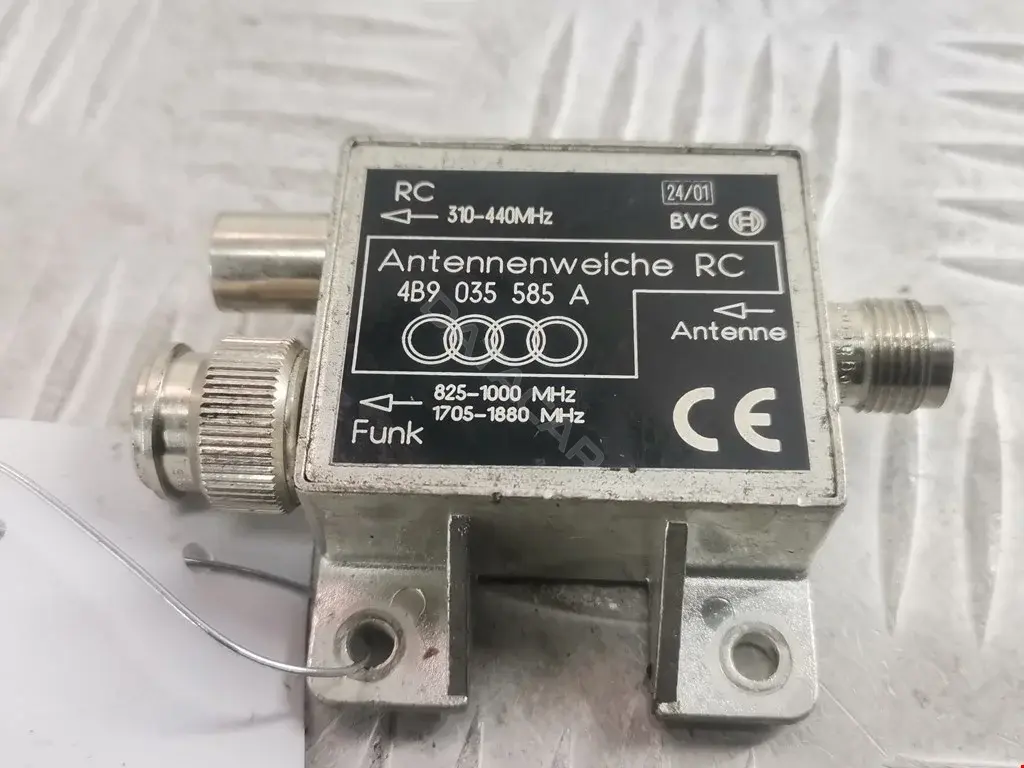 Усилитель антенны 4B9035585A