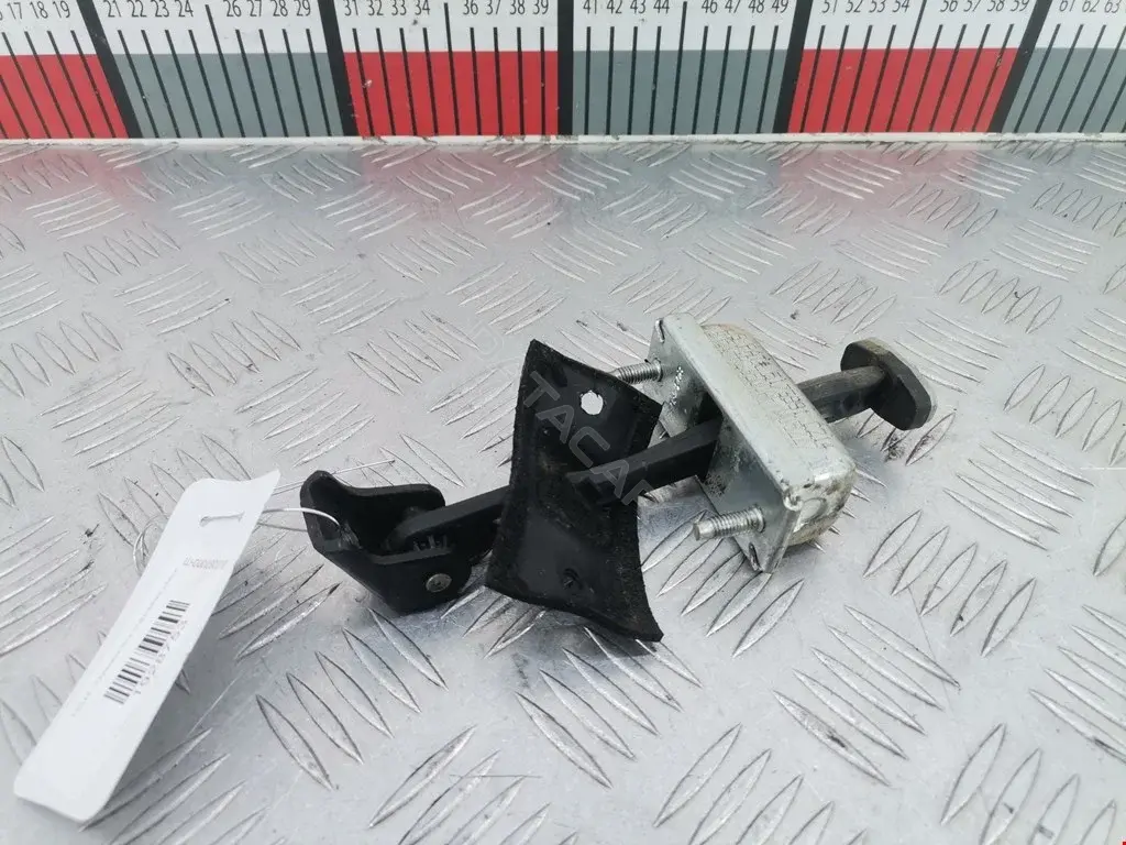 Ограничитель двери 3M51R23500AJ