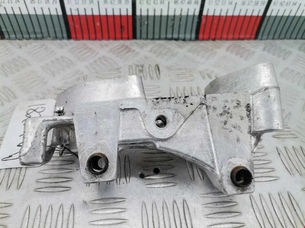 Кронштейн двигателя 1807FC, 1807HS, 1807W9