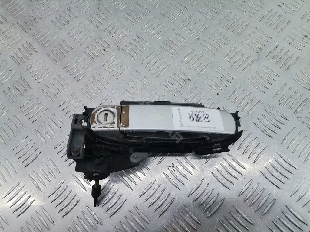 Ручка двери 8E2837208