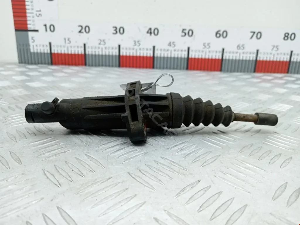 Рабочий цилиндр сцепления 1331559080, 55200626