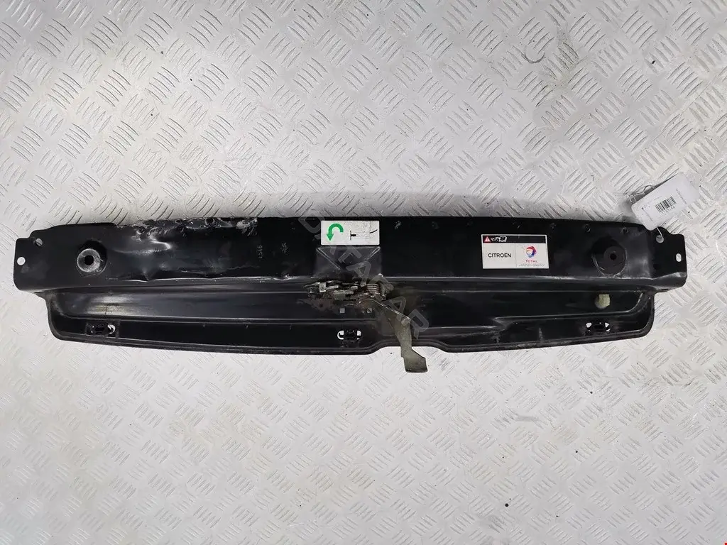 Рамка капота 7106C4