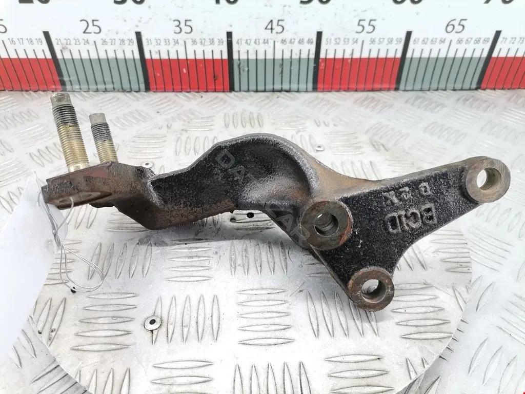 Кронштейн двигателя BC1D39030A
