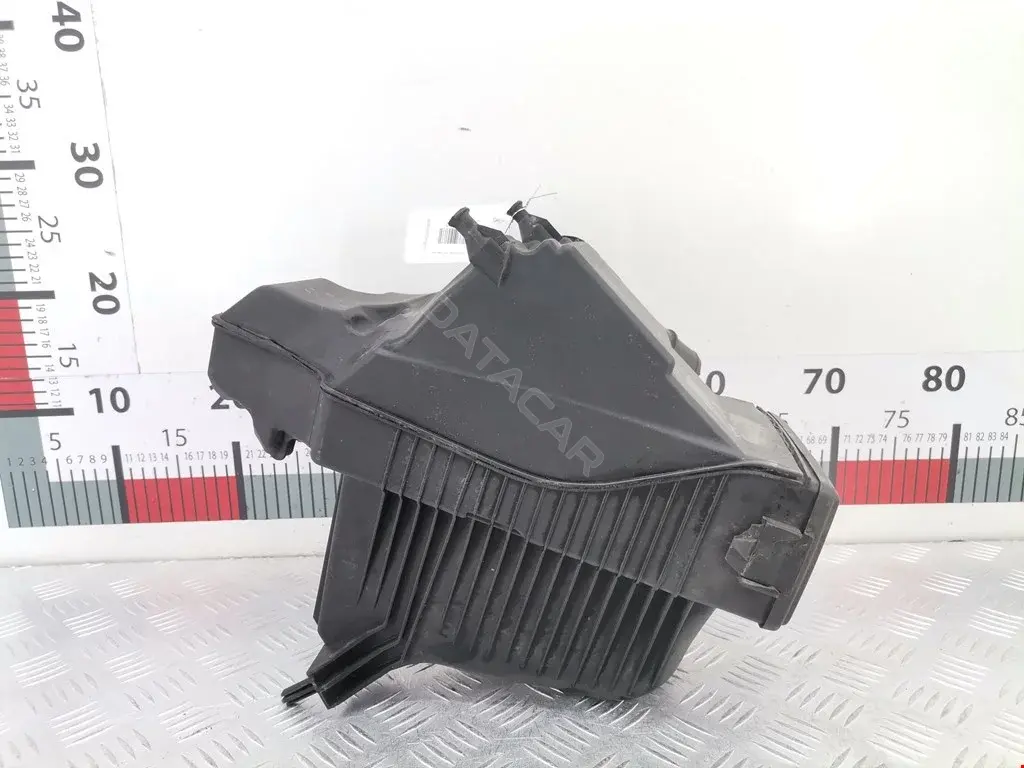 Корпус воздушного фильтра 8200398990
