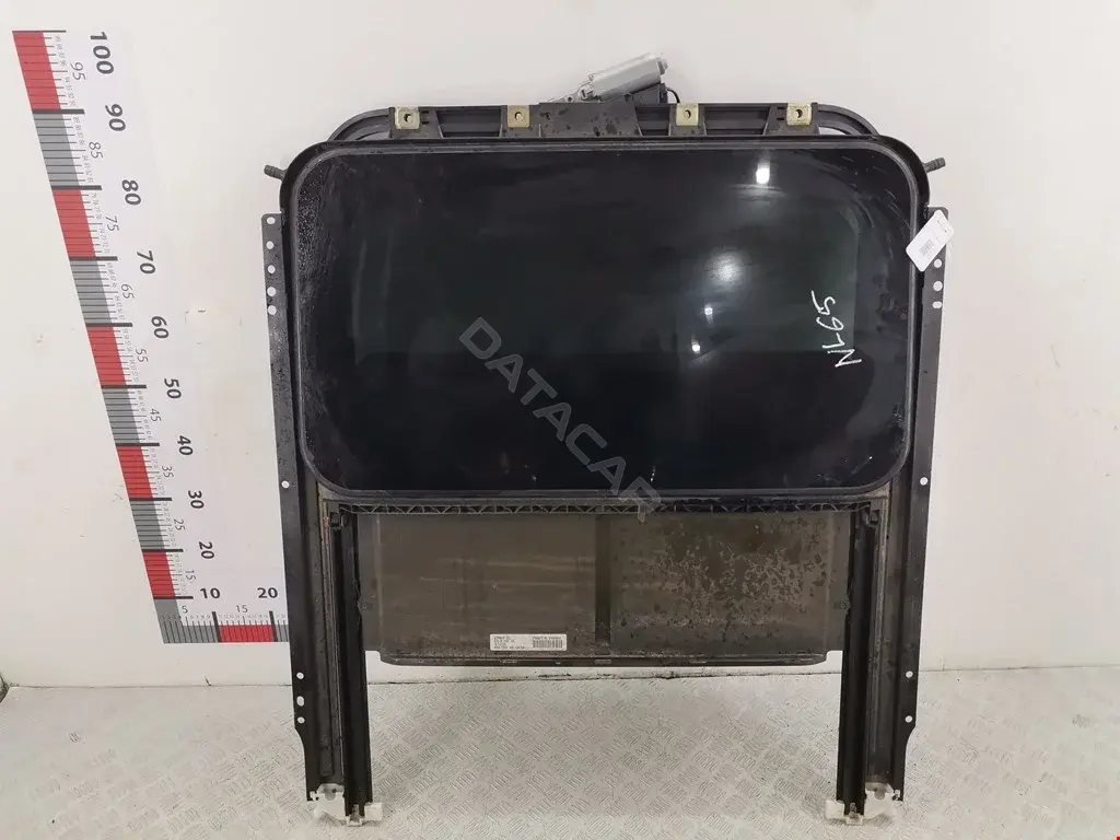 Люк 7L0877049