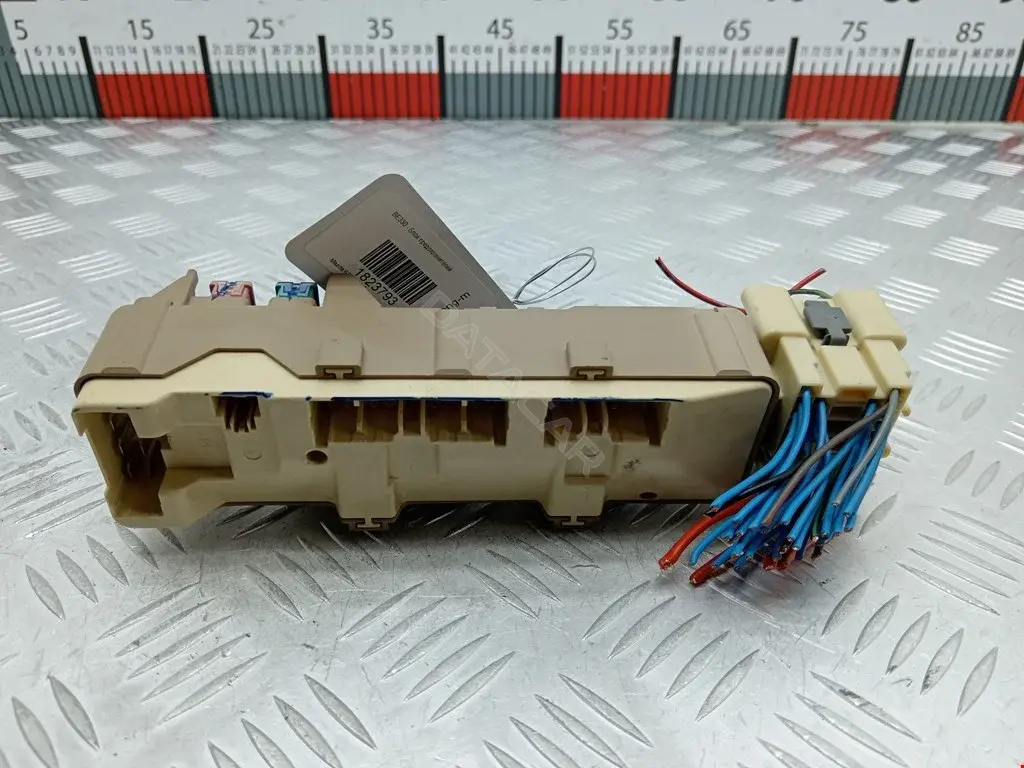 Блок предохранителей 9F140462, GG2M66760C