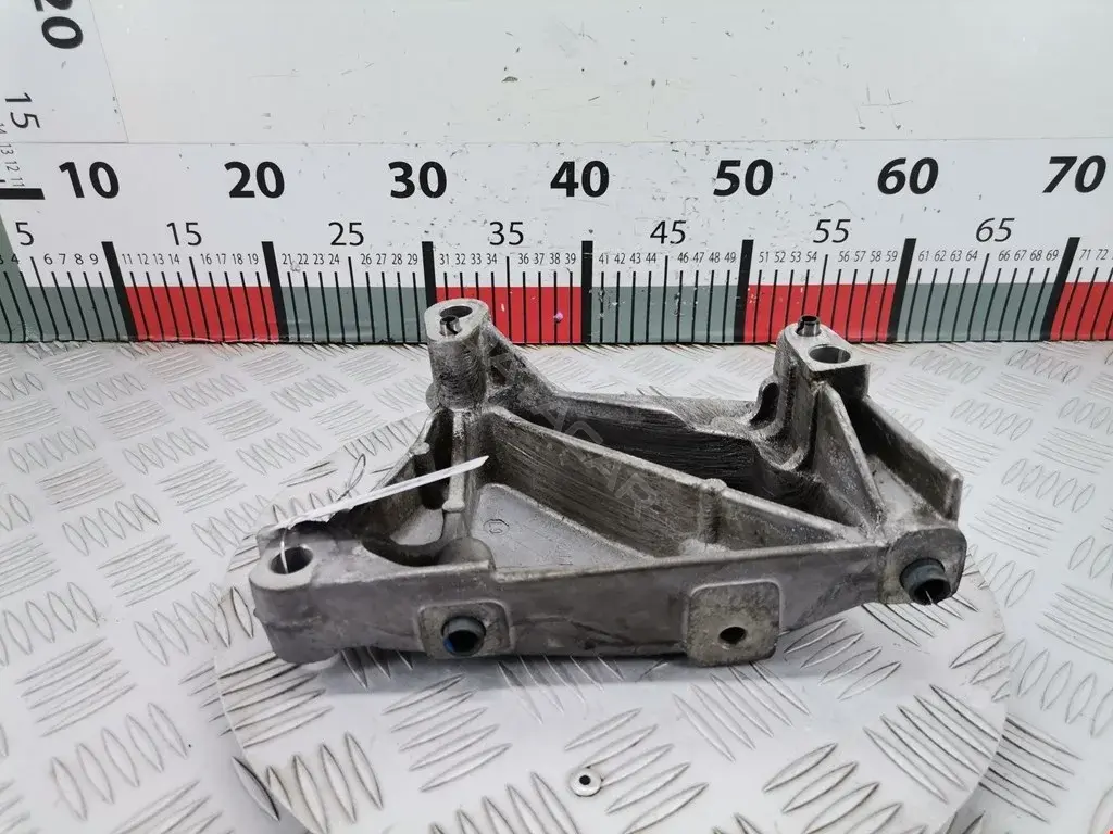 Кронштейн двигателя 1839G9, 9680686080