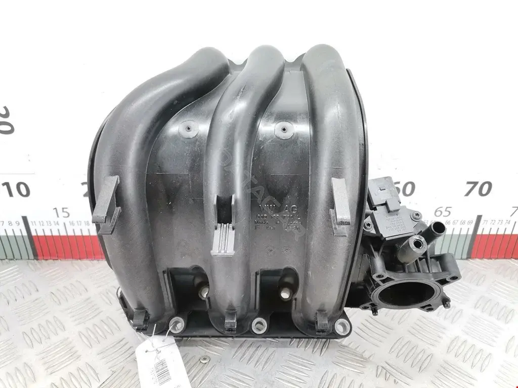 Коллектор впускной 03D129743K, 03D129766L
