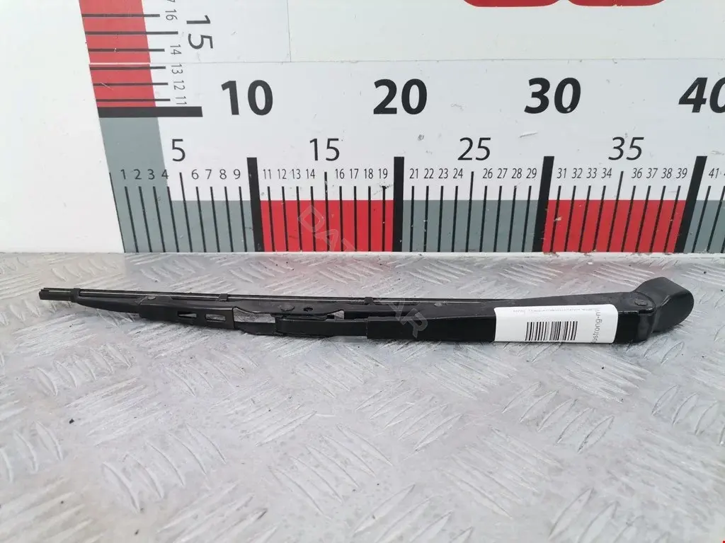 Рычаг стеклоочистителя 3M51R17526AA