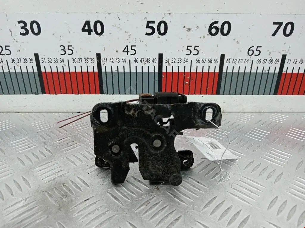 Замок капота 8D0823509G, 8D0823509J