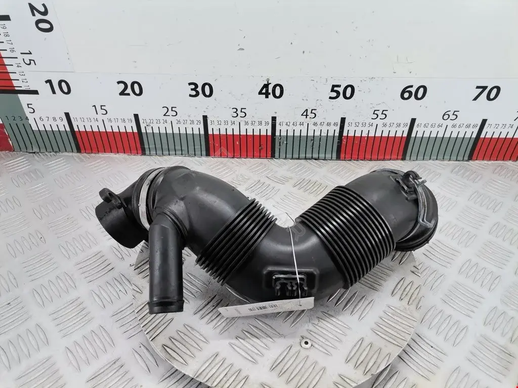 Патрубок воздушный 3C0129654M