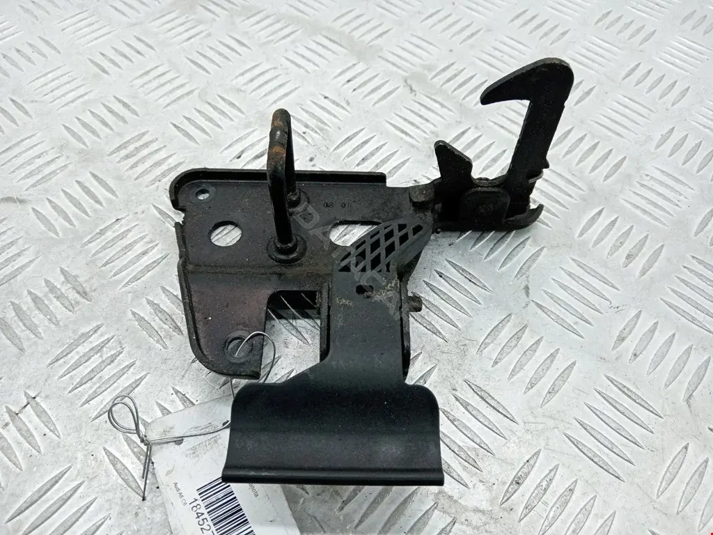 Замок капота 4F0823480B