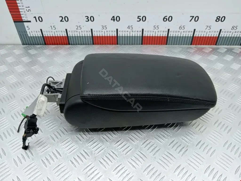 Подлокотник 4F0864245T