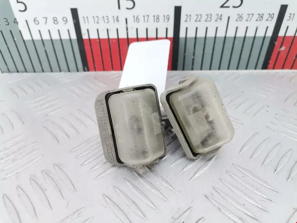 Фонарь подсветки номерного знака GJ6A51270A, GJ6A51270B, GJ6A51270C