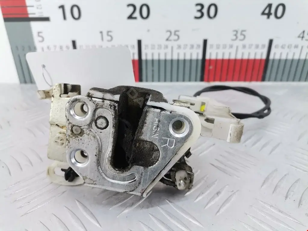 Замок двери 9136T0