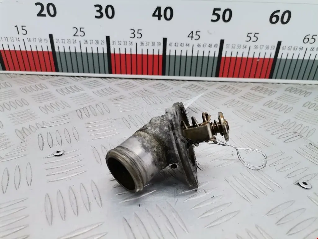 Корпус термостата 012992692, 119392356, 12992692