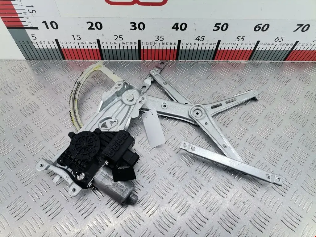 Стеклоподъемник 014284, 017478, 01SKV832