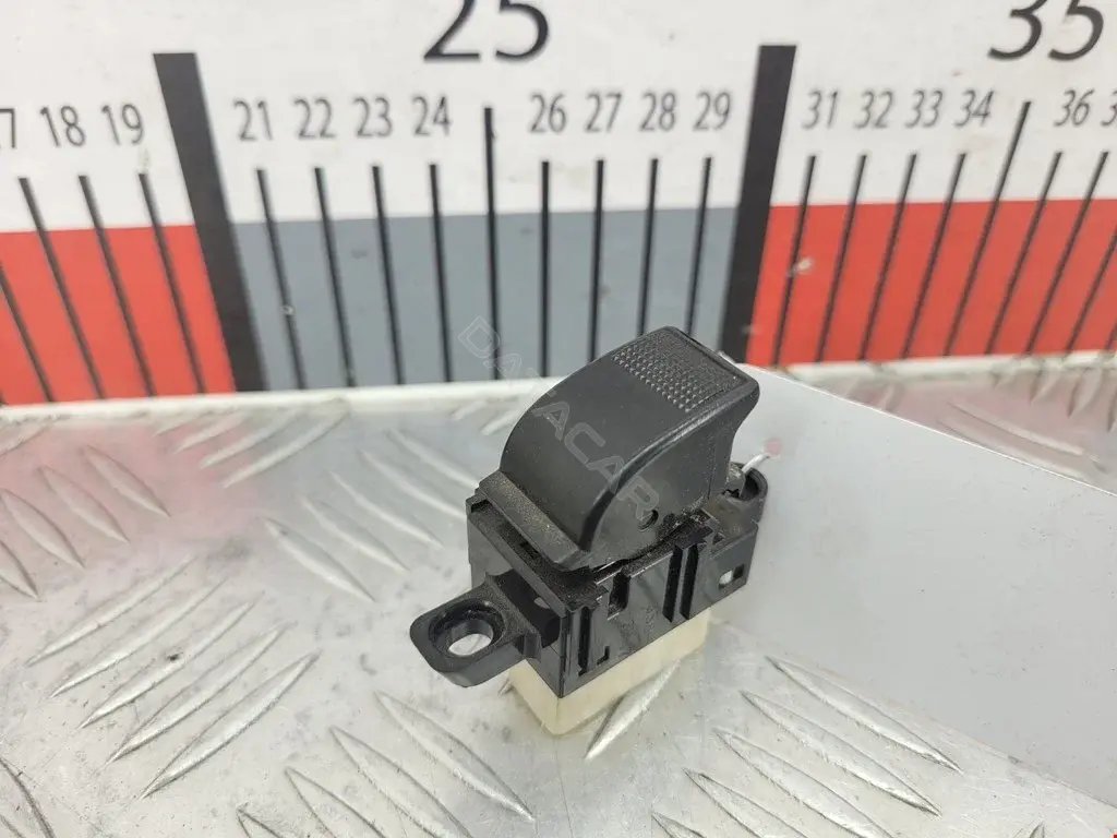 Кнопка стеклоподъемника GE4T66370, GE4T66370A, HLKNV020