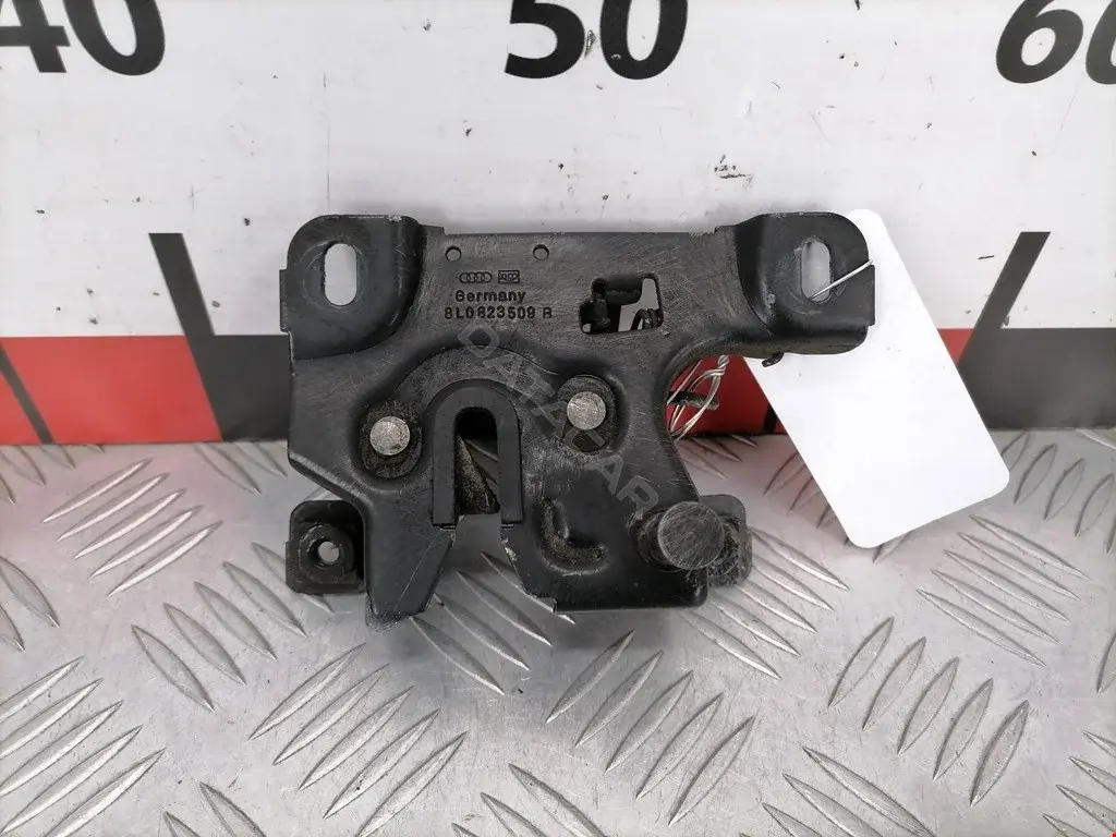 Замок капота 8L0823509B, 8L0823509C