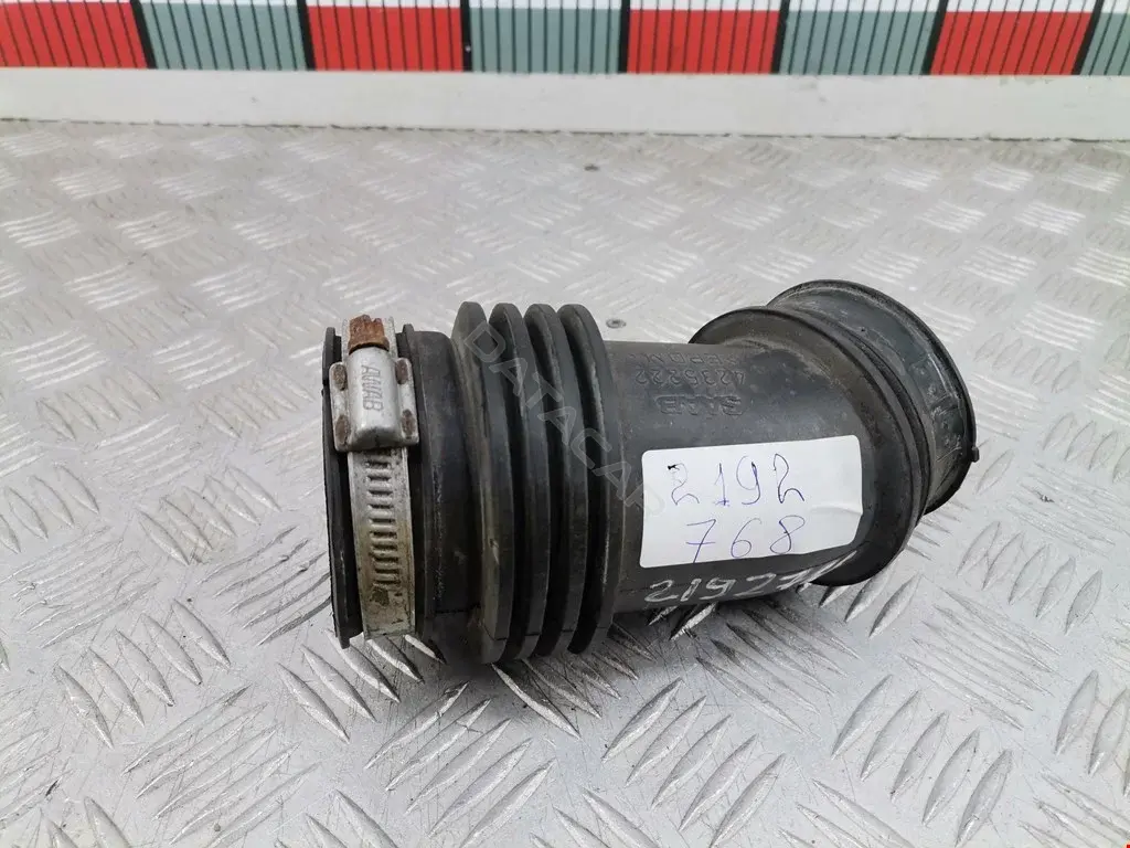 Патрубок воздушный 4235222