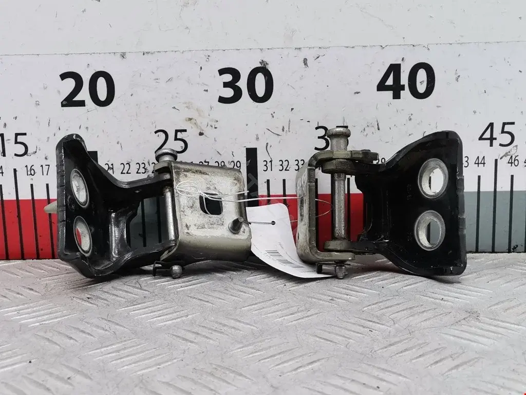 Петля двери 9035V3