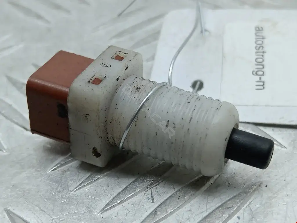 Датчик положения педали тормоза 1915596