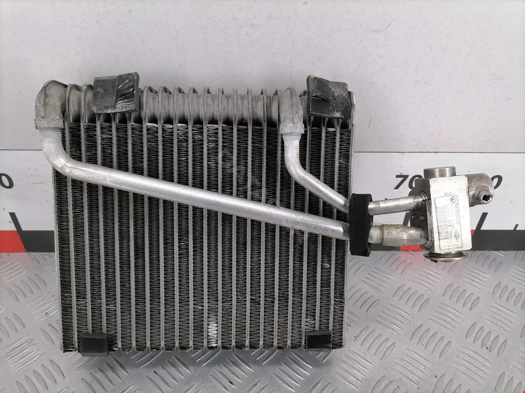 Испаритель кондиционера 7L0820102D
