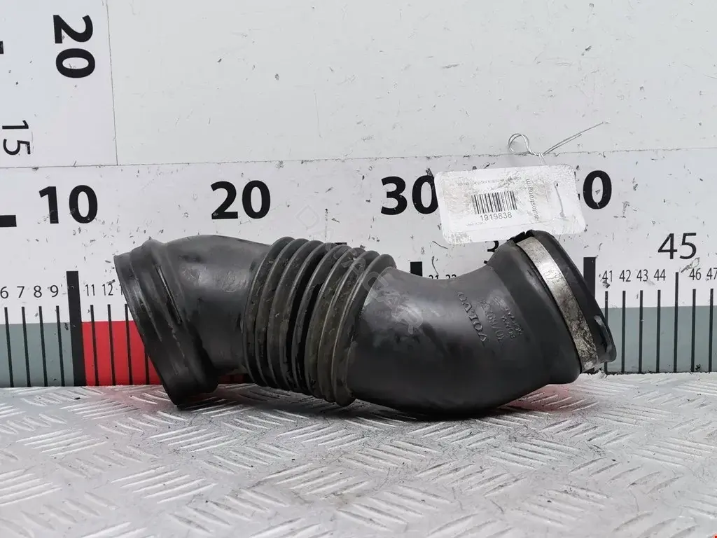Патрубок воздушный 30769234