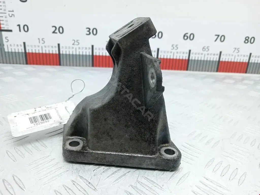 Кронштейн двигателя 4B0199306C, 4B0199308E