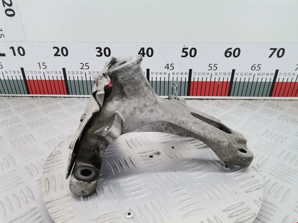 Кронштейн двигателя 8K0199308AQ, 8K0199308BH