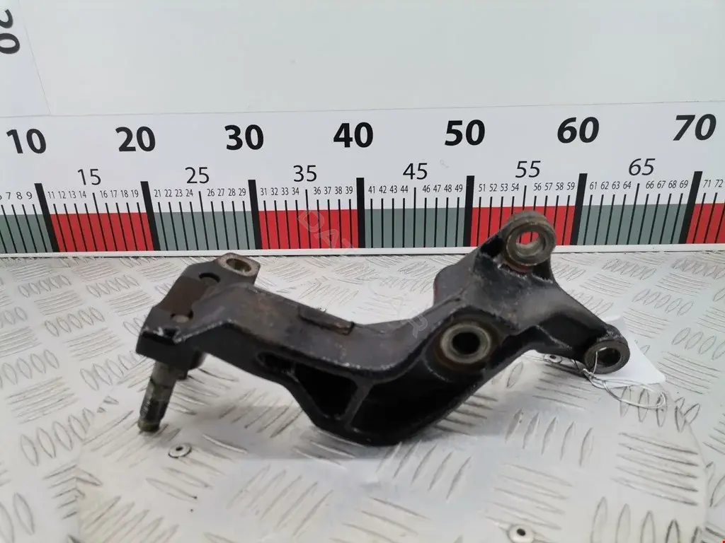 Кронштейн двигателя BC1D39030A