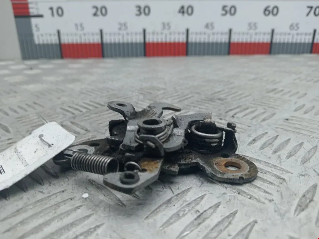 Замок капота 1489213080, 7934C2