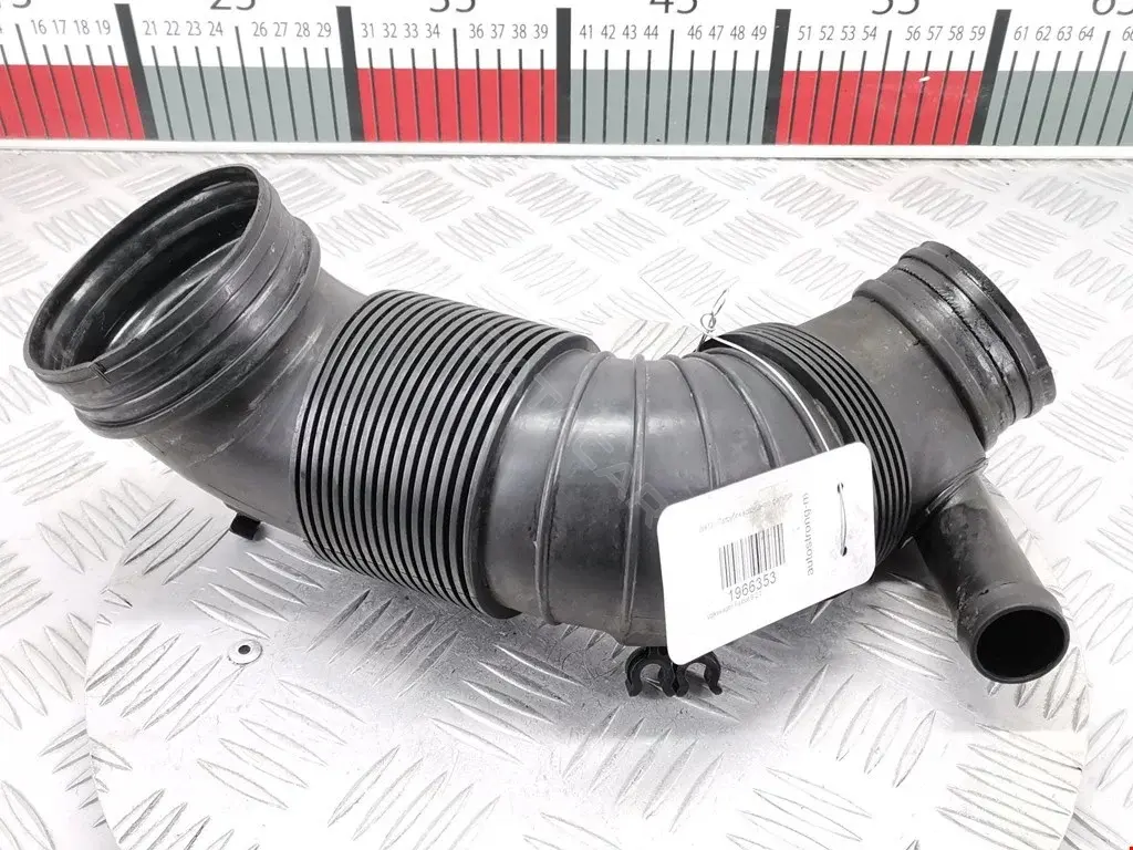 Патрубок воздушный 3C0129654AJ