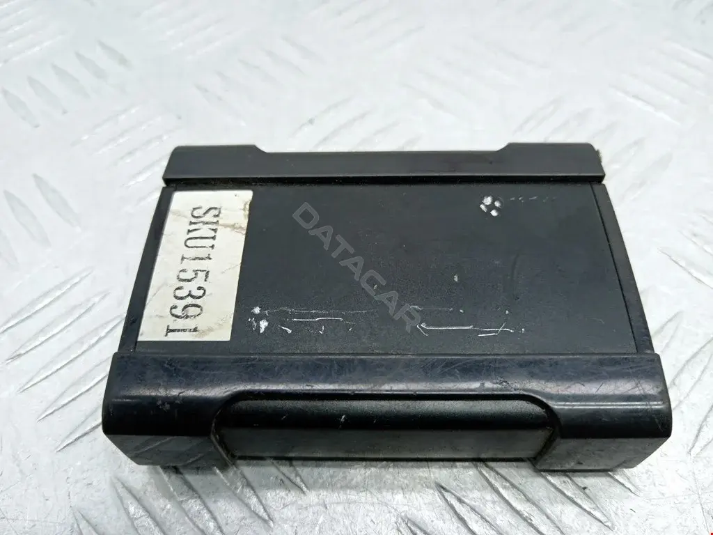 Разъем AUX / USB 1976160