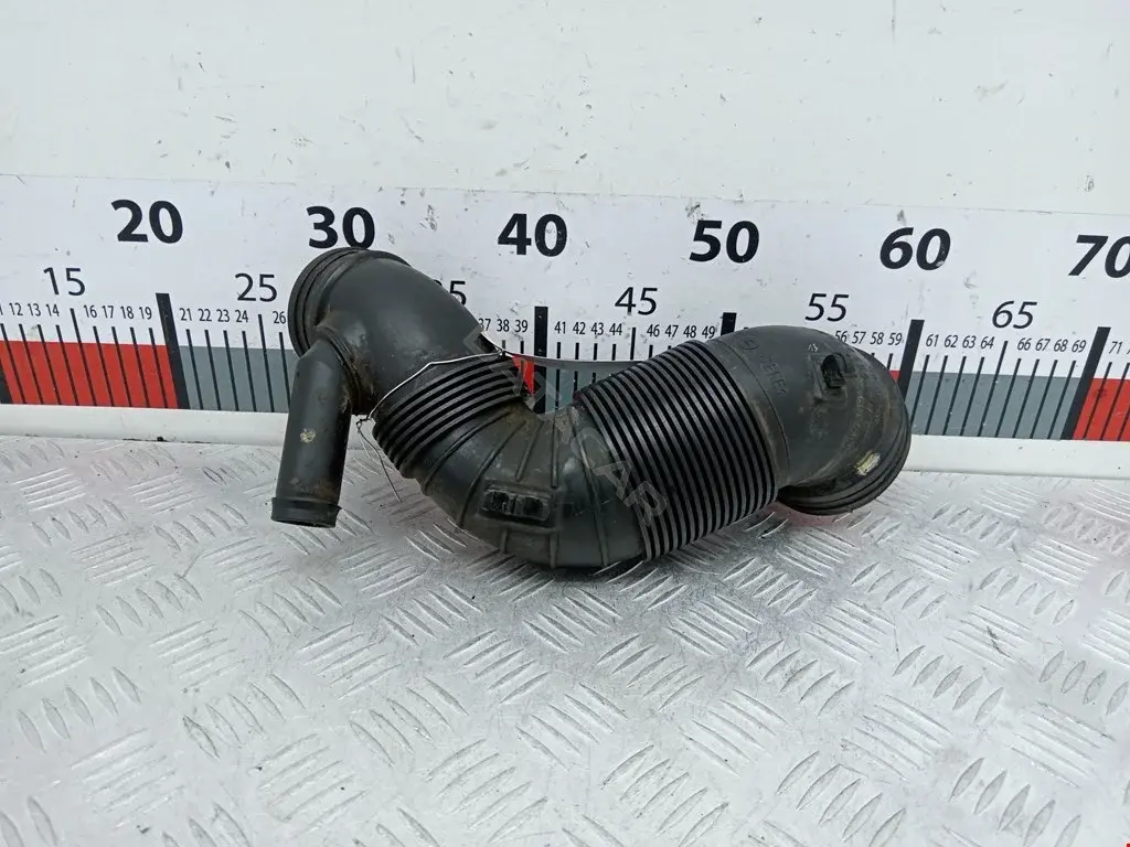 Патрубок воздушный 3C0129654, 3C0129654M