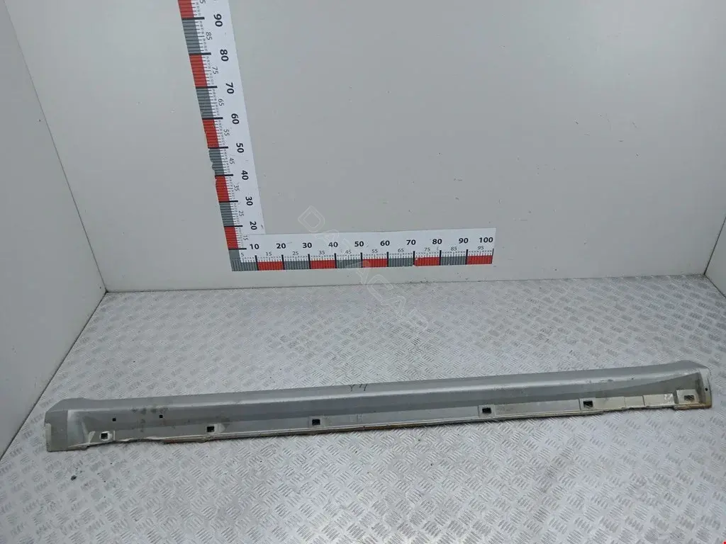 Накладка на порог 96051AG070BE
