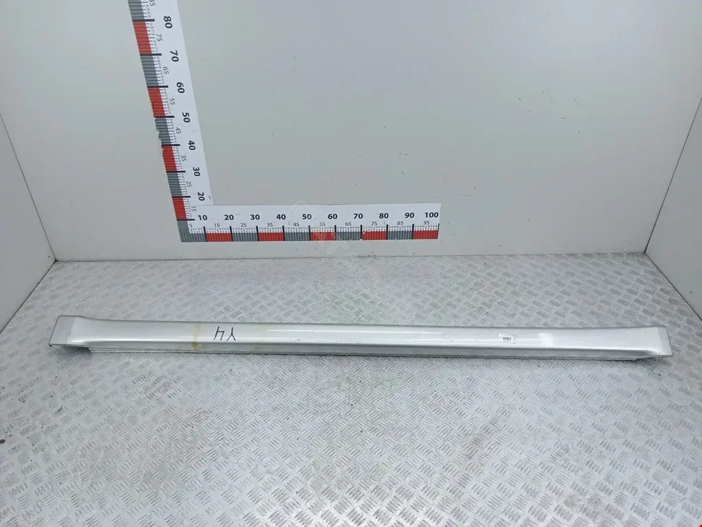 Накладка на порог 96051AG060BE
