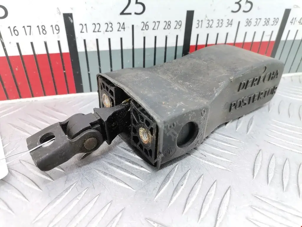 Ограничитель двери 6J4839249B