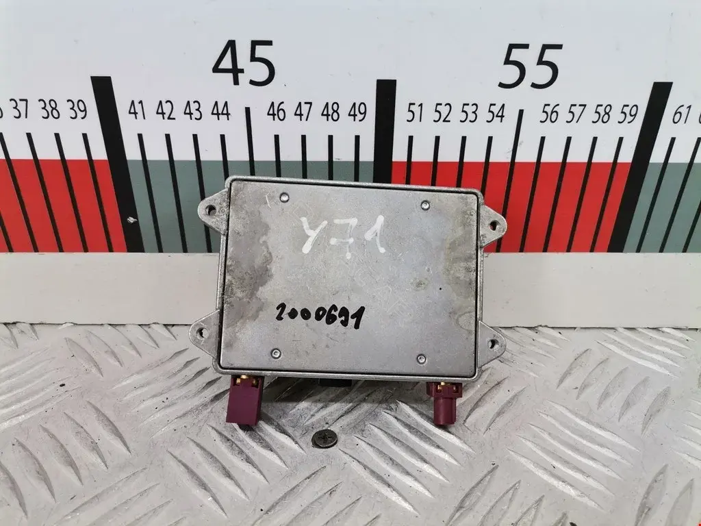 Усилитель антенны 8E0035456B, 8E0035456D