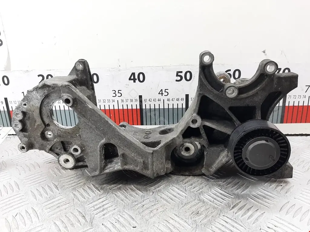 Крепление ТНВД 03L903139H