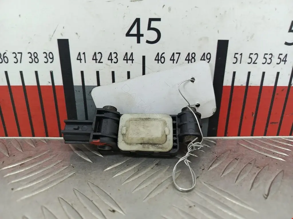Датчик удара 8E0959651A, V10720875