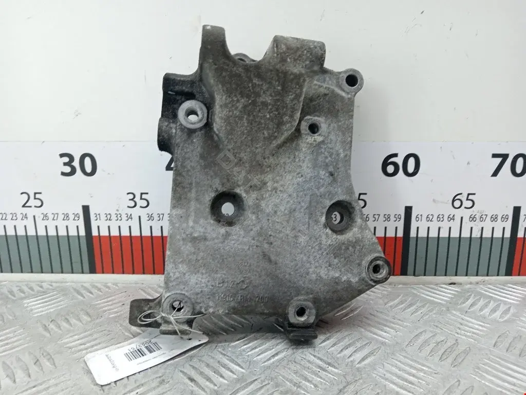 Кронштейн генератора 11910BM700