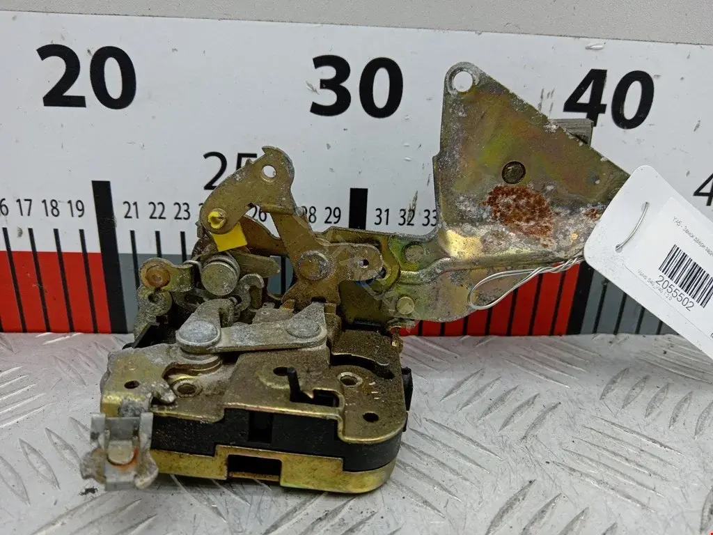 Замок двери 30850812