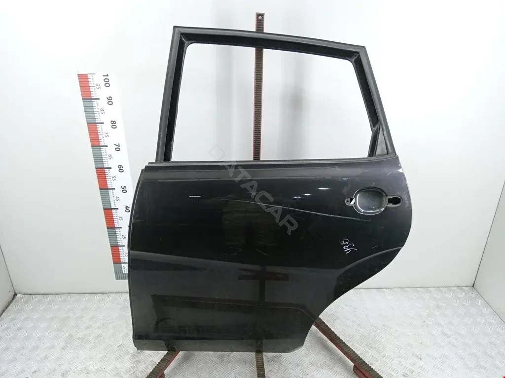 Дверь 5P0833055