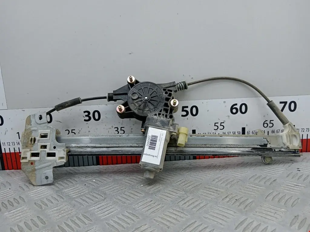 Стеклоподъемник 00SKV811, 015009, 824011G010