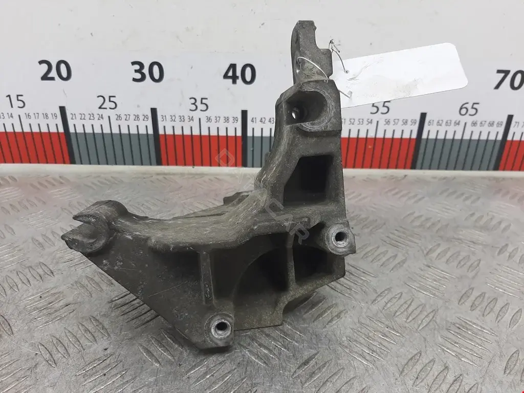 Кронштейн генератора 98BB10039AC