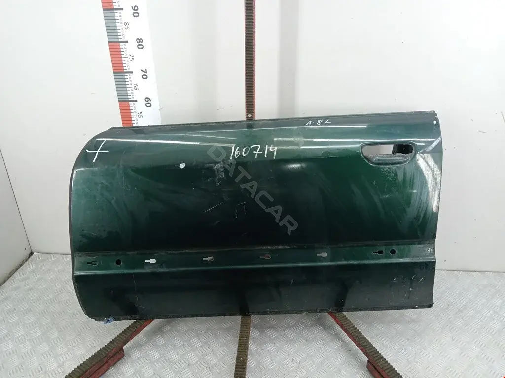 Дверь 4D0831051A